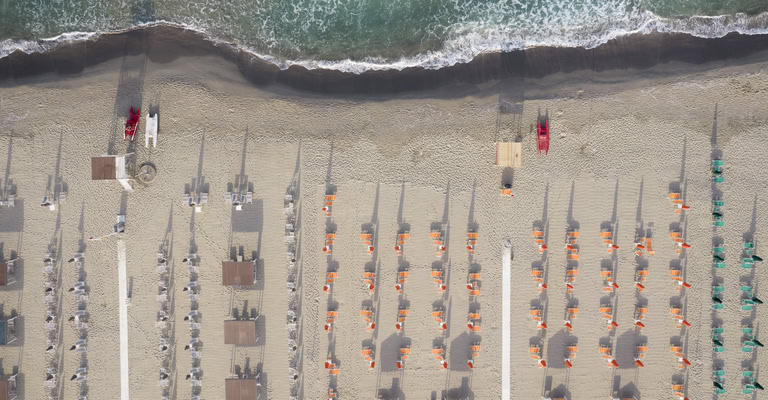 Vista aerea della spiaggia di Viareggio
